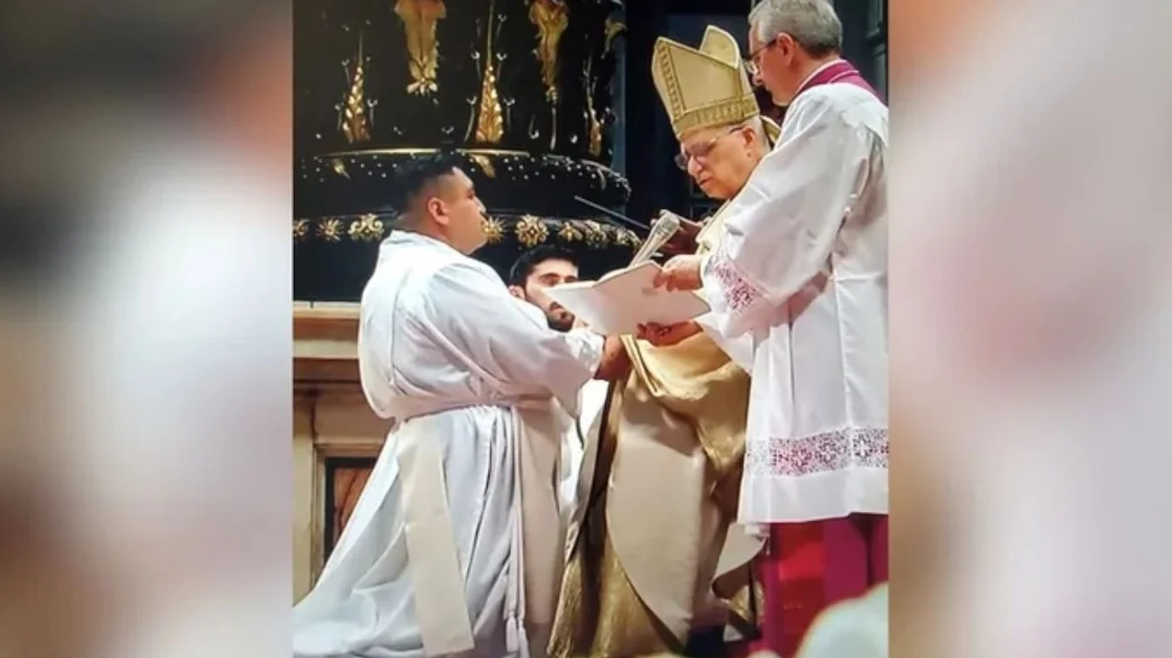 Papa_Leon_XIV_ordena_a_regio_como_nuevo_sacerdote_8ca174753d