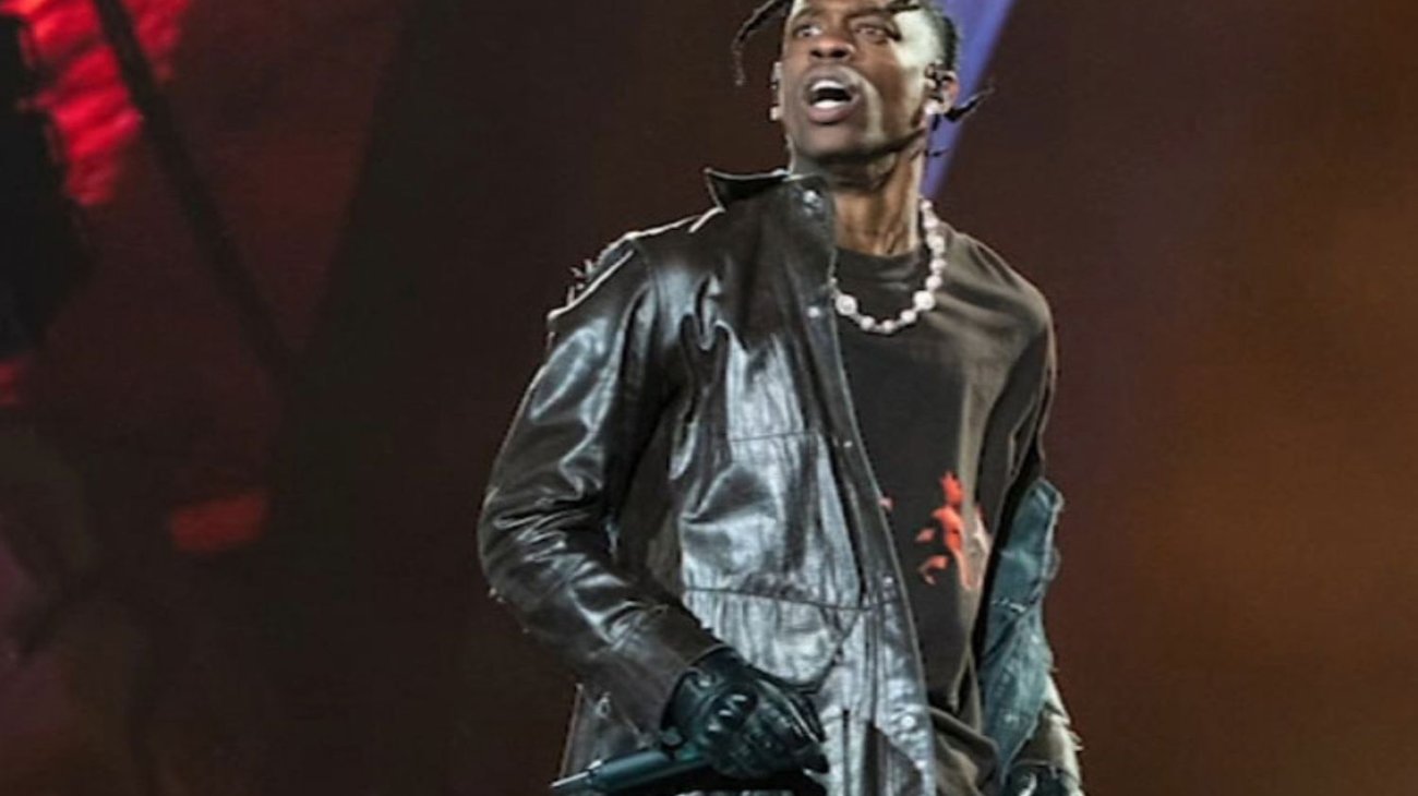 Pareja tiene relaciones durante concierto de Travis Scott 
