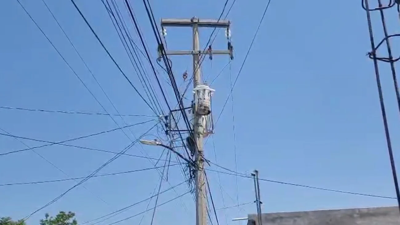 Pasan 24 horas sin luz y con mucho calor en la colonia Morelos 