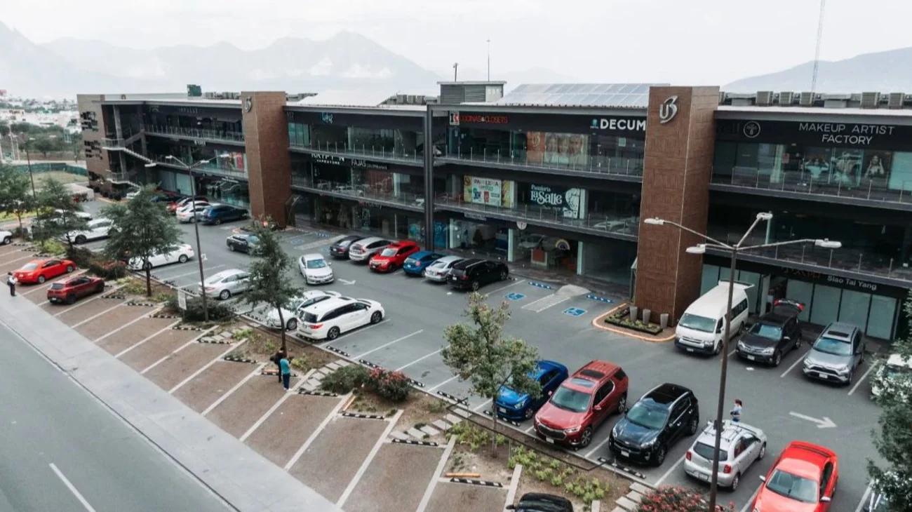 Plaza_comercial_c9f269c0d4