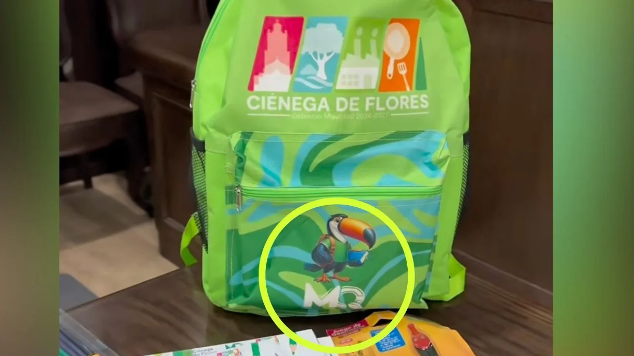 Promocion_personalizada_Daran_en_Cienega_mochilas_con_iniciales_del_alcalde_9f4e0bc7f6