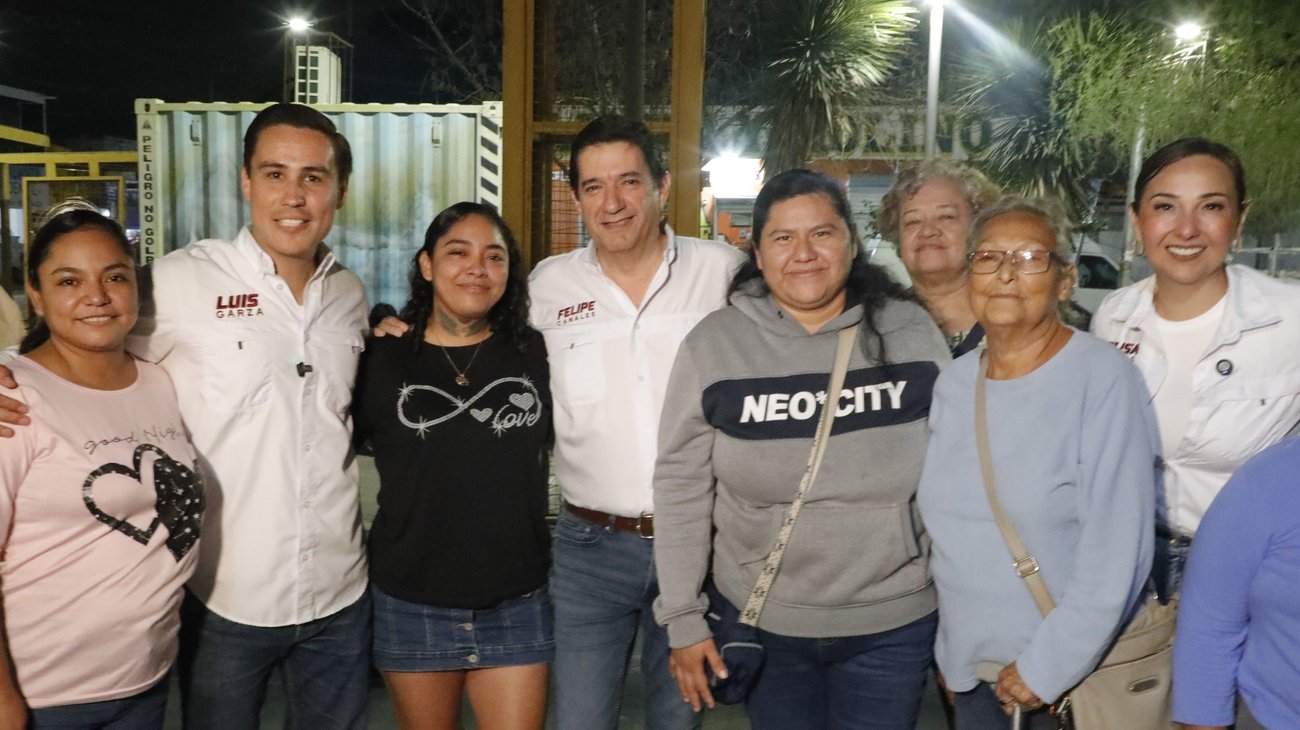 Felipe Canales reúne a vecinos de Alianza Real en Escobedo