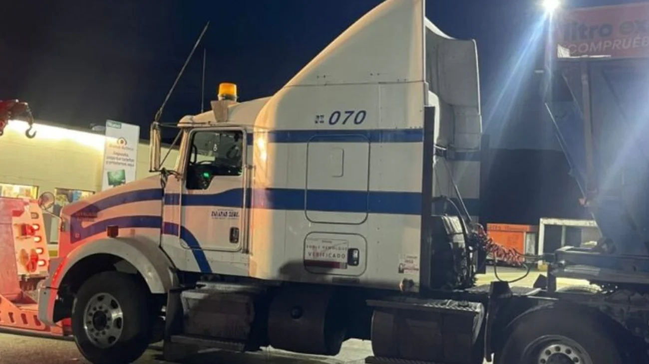 Recuperan_en_Coahuila_tractocamion_robado_en_NL_dos_detenidos_a5b5ad72b7