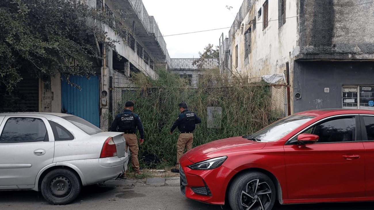 Recuperan laptops robadas de terreno baldío en colonia Talleres