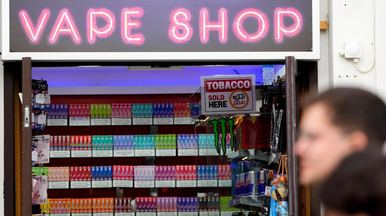 Reino_Unido_prohibe_los_vapeadores_desechables_8921ce34ca