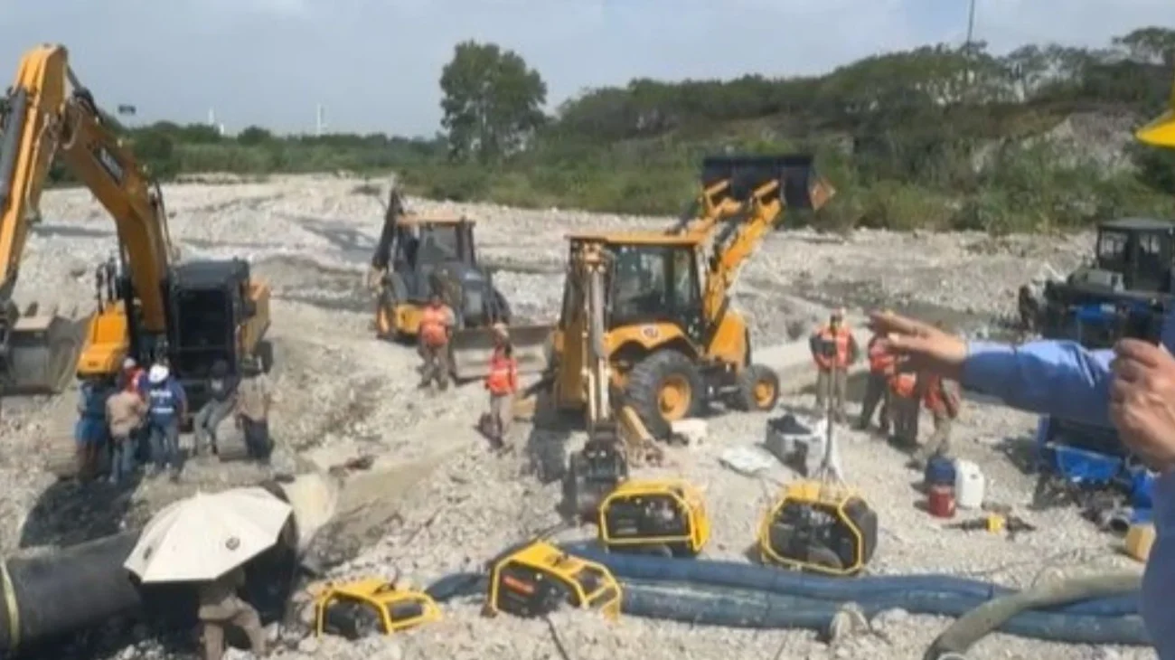Repara Agua y Drenaje enorme fuga en Río Santa Catarina