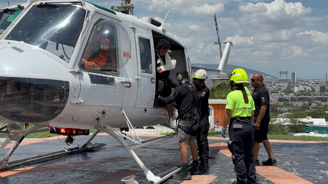 Rescatan a hombre de cascadas de la Estanzuela