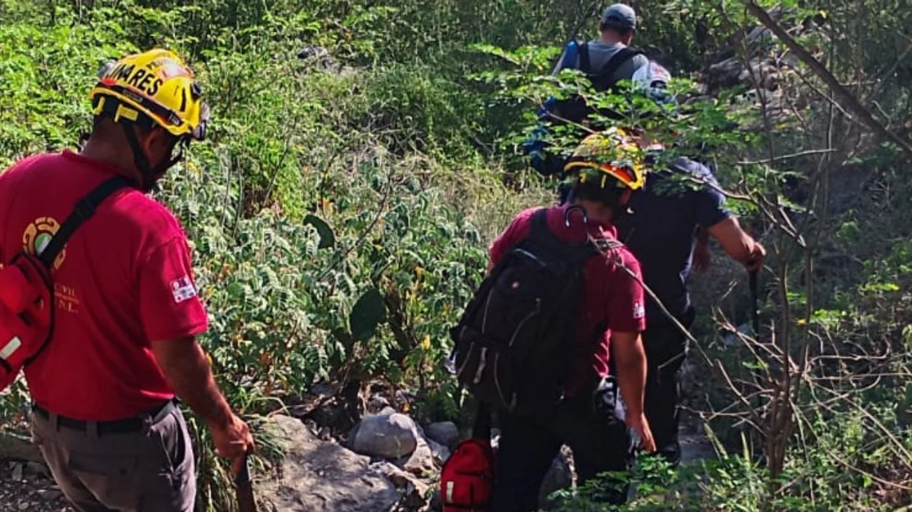 Rescatan a turistas venezolanos deshidratados en cerro del Topo