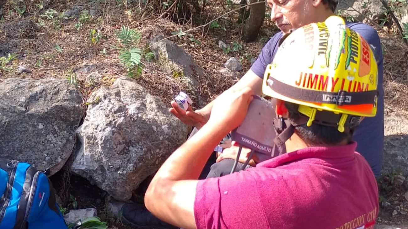 Rescatan_a_turistas_venezolanos_deshidratados_en_cerro_del_Topo_d9a9aee12a