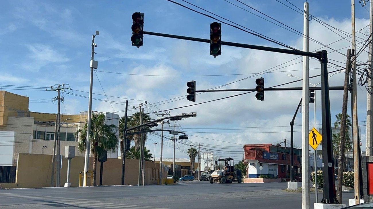 Exhiben fallas en semáforos 'inteligentes' de Reynosa