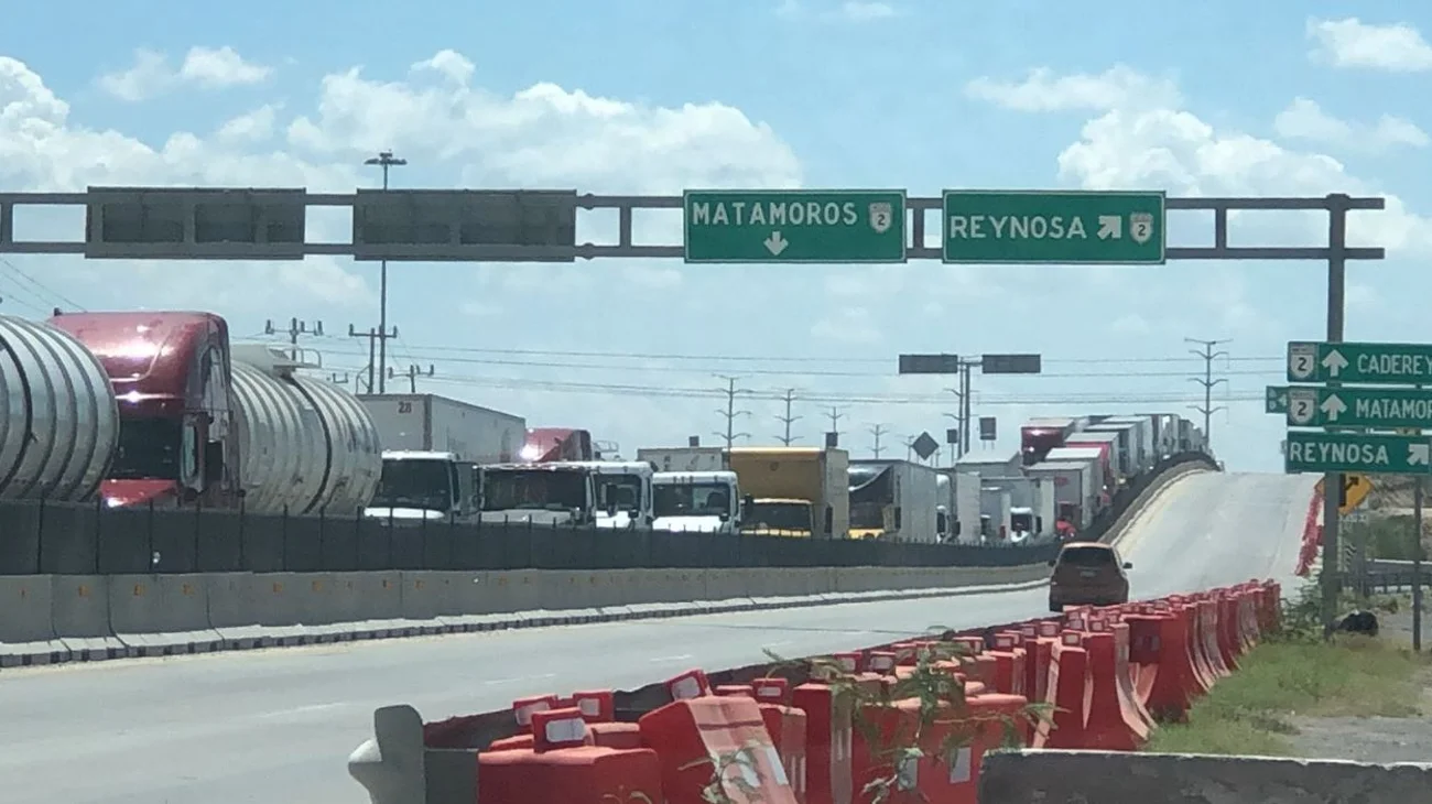 Saturan puente Reynosa ante inconformidades por retenes