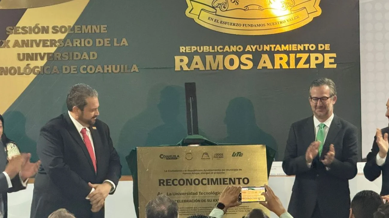 Rinden_homenaje_a_Universidad_Tecnologica_de_Coahuila_por_su_30_aniversario_d7bc874edb