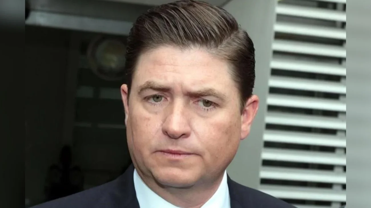 Retienen a exgobernador Rodrigo Medina en la frontera con EU