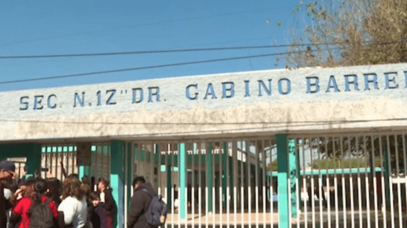 Padres denuncian presuntos abusos en secundaria de Monterrey