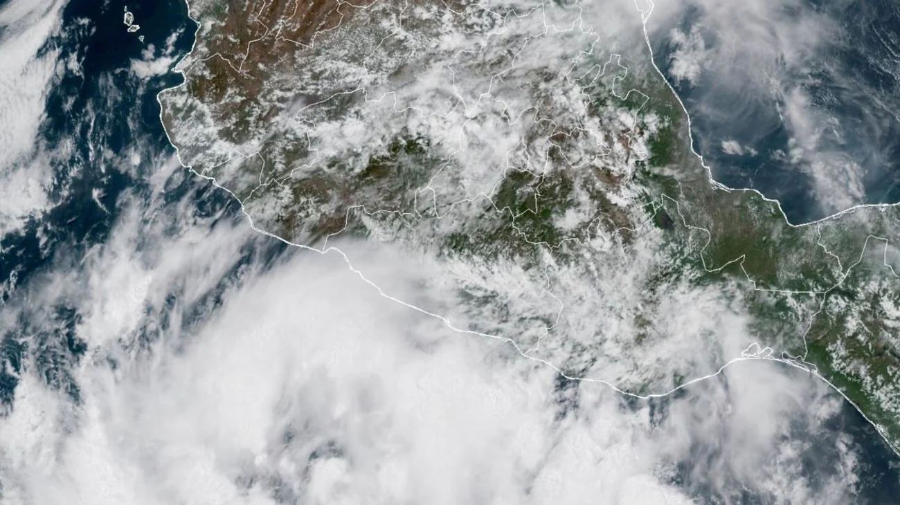 Se forman tormentas Flossie en el Pacífico y Barry en Atlántico