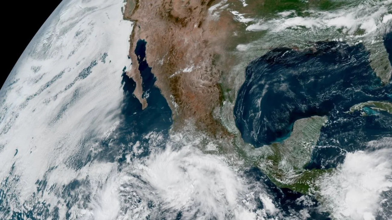 Se intensifica tormenta Barbara en huracán categoría 1