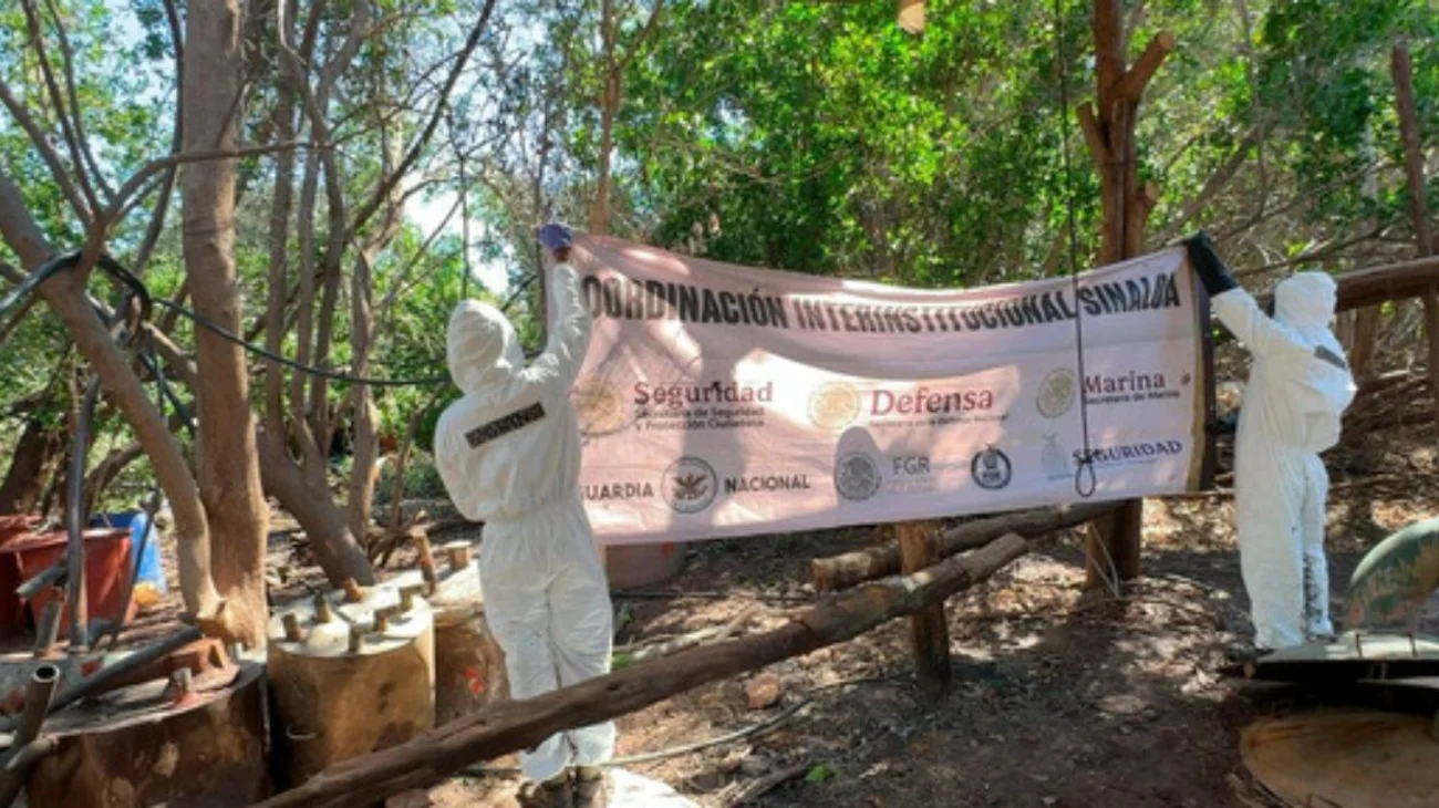 Autoridades incautan 4.8 toneladas de metanfetamina en Sinaloa