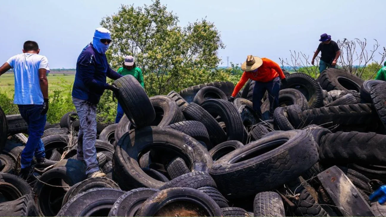 Suspende Medio Ambiente tiradero clandestino de llantas