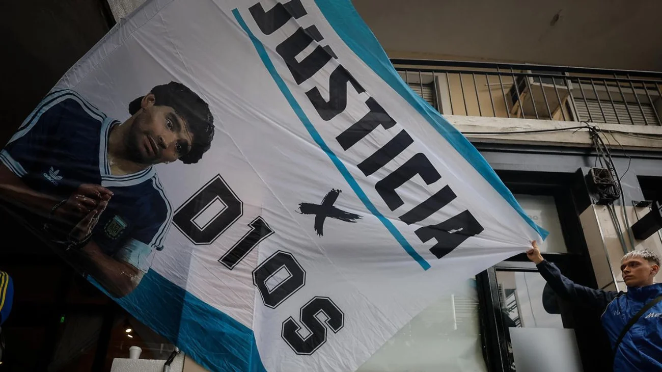 Suspenden juicio de Maradona una semana; acusan jueza parcial