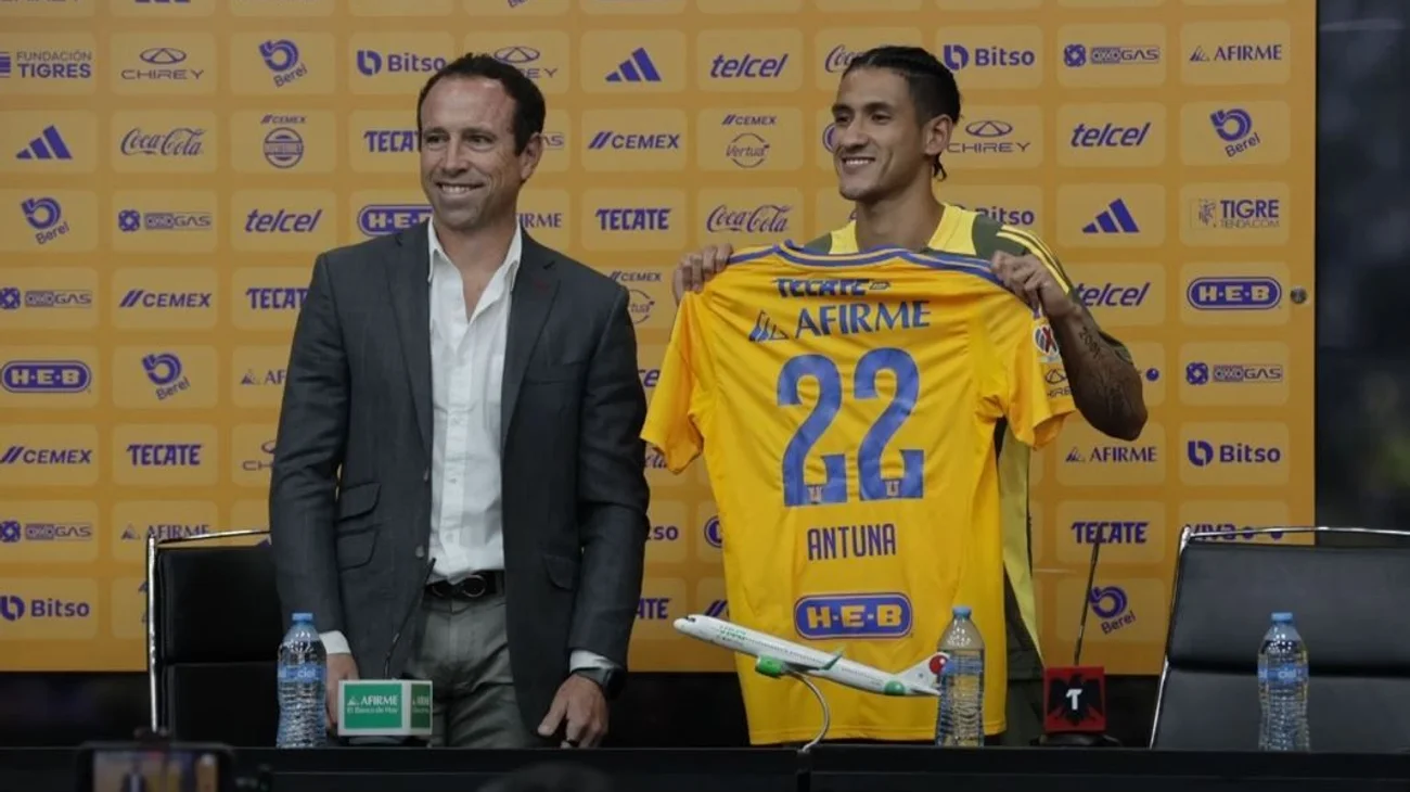 Tigres presenta a Uriel Antuna como nuevo refuerzo