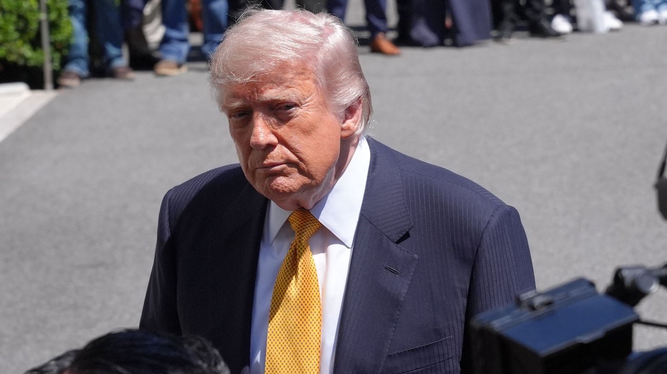 TRUMP_1f2b8f2ee2