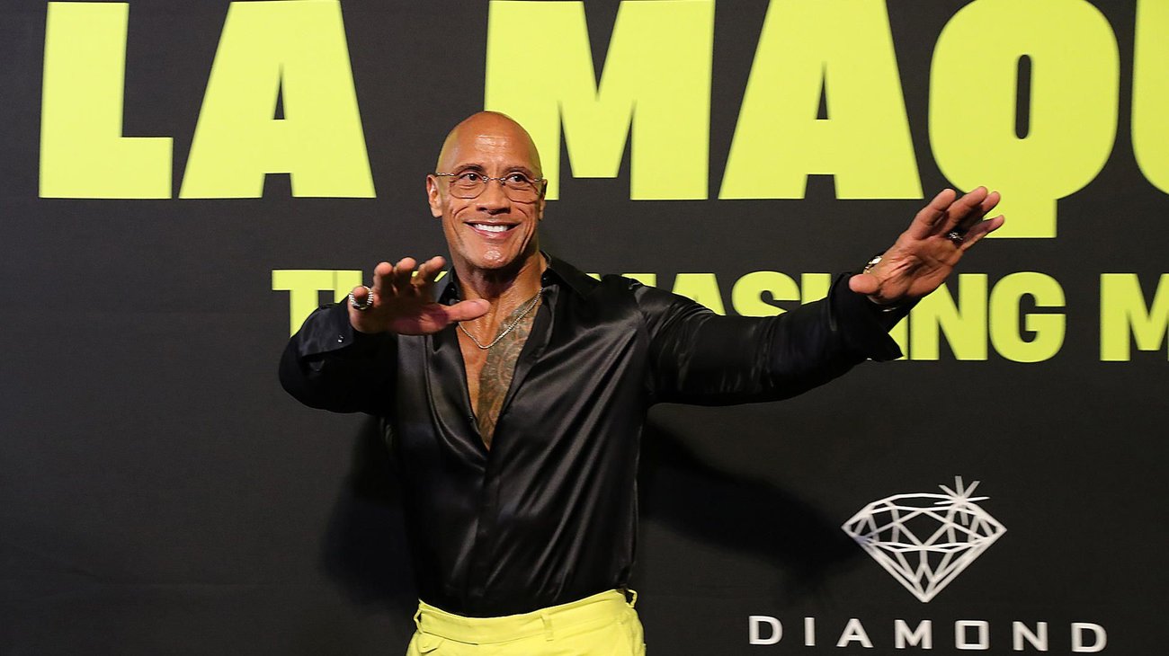 'The Rock' presenta en México su película 'Smashing Machine'
