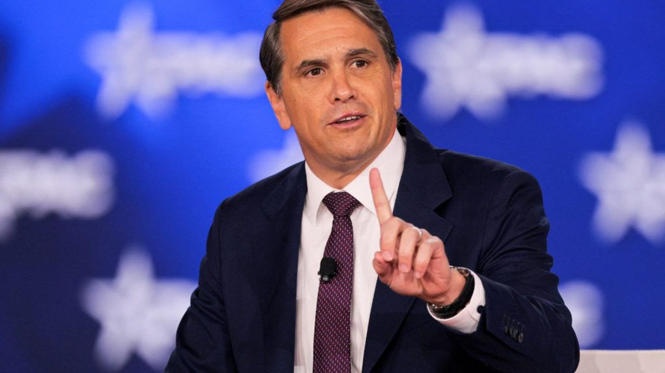 Senado de EUA confirma a Todd Blanche como fiscal general