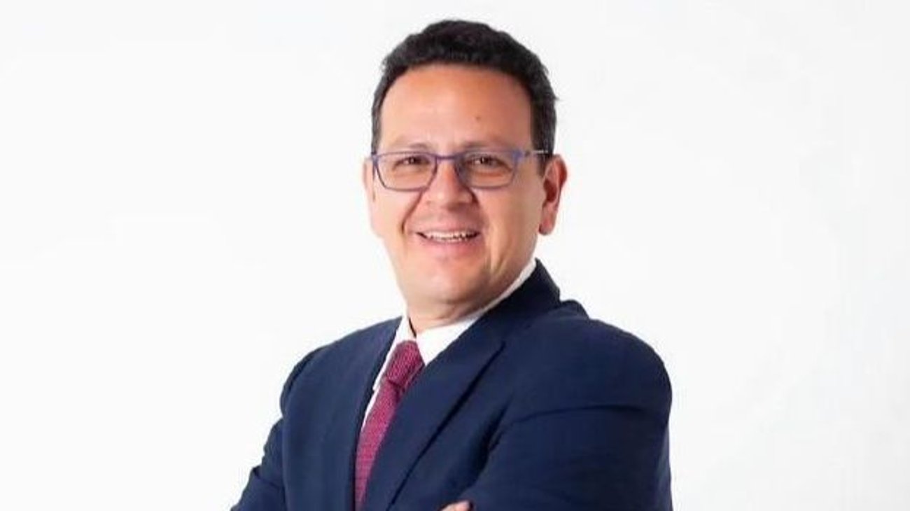 Diputado Tony Flores queda exiliado del Congreso