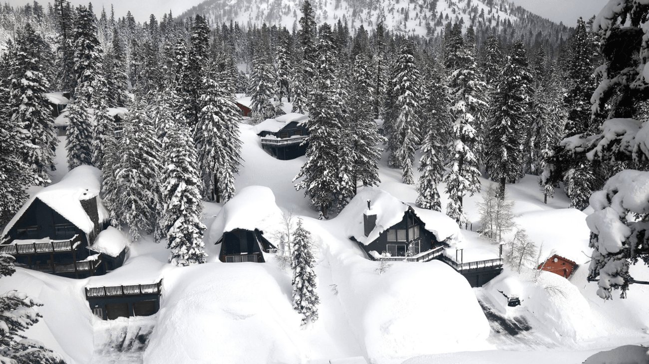 Tormenta blanca cubre de nieve a varias ciudades de Japón