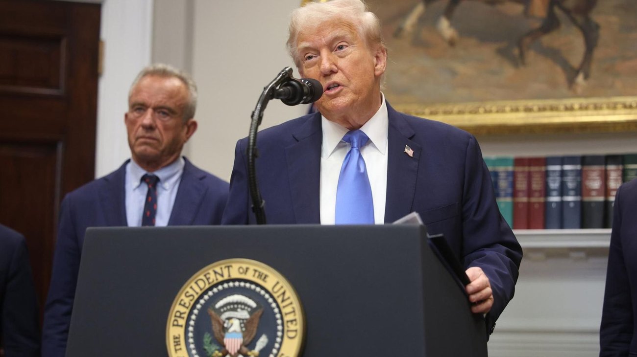 Trump presiona por despliegue de tropas en Chicago y Portland