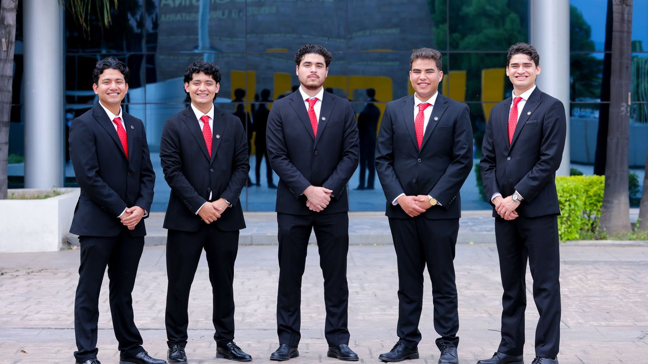 Estudiantes de la UANL triunfan en Reto Banxico