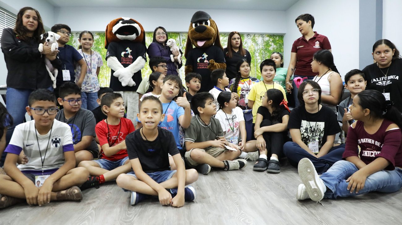 Escobedo enseña a niños a cuidar y respetar a las mascotas