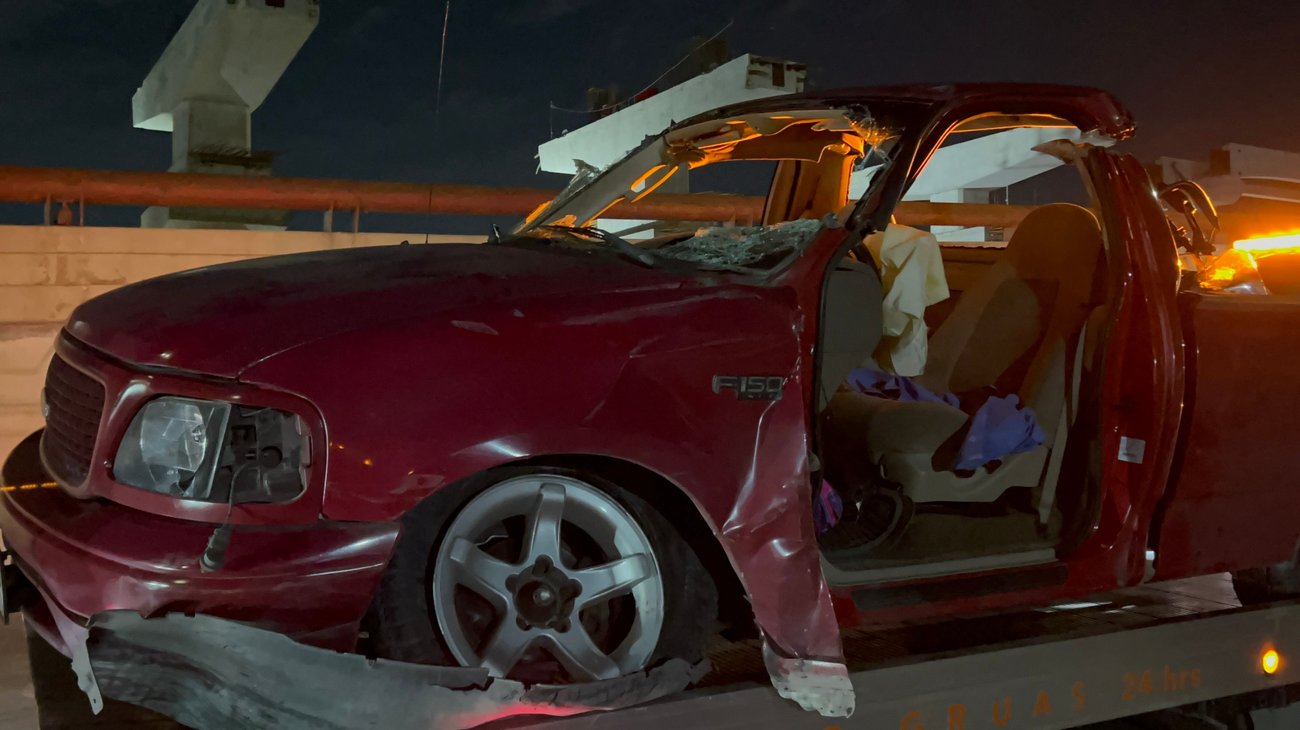 Volcadura en Miguel Alemán deja dos lesionados