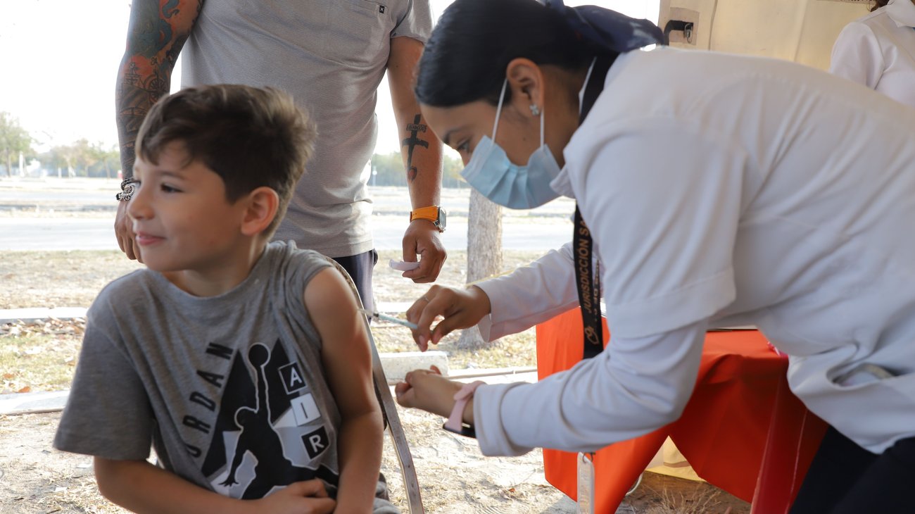 Llevará Salud NL brigadas de vacunación antisarampión a escuelas