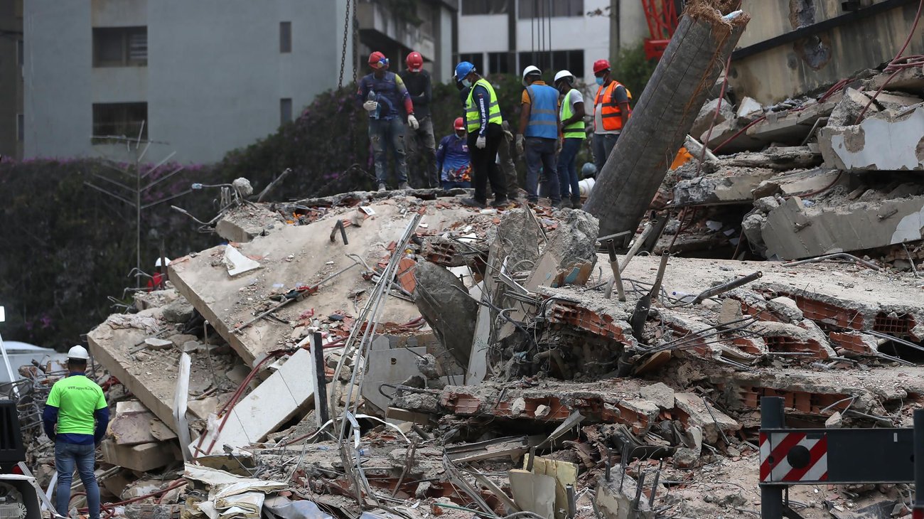 Llegan a Ecuador restos de tres restos de fallecidos en Venezuela