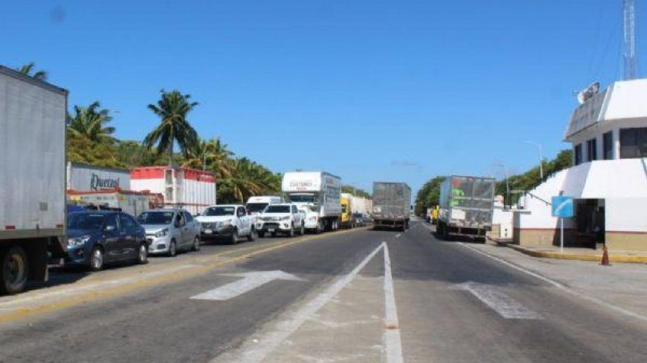Bloquean carretera en Tabasco previo a gira de Sheinbaum