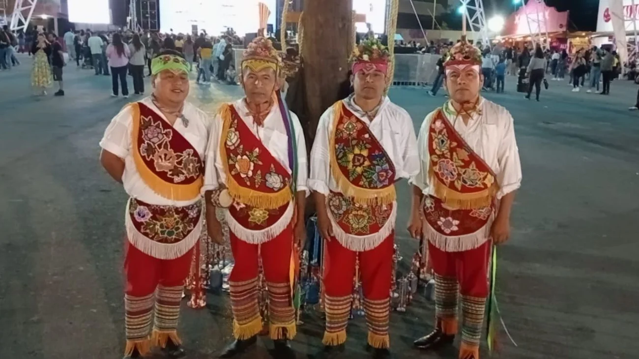 Voladores_de_Papantla_tradicion_ancestral_que_honra_la_naturaleza_f54d5716e0