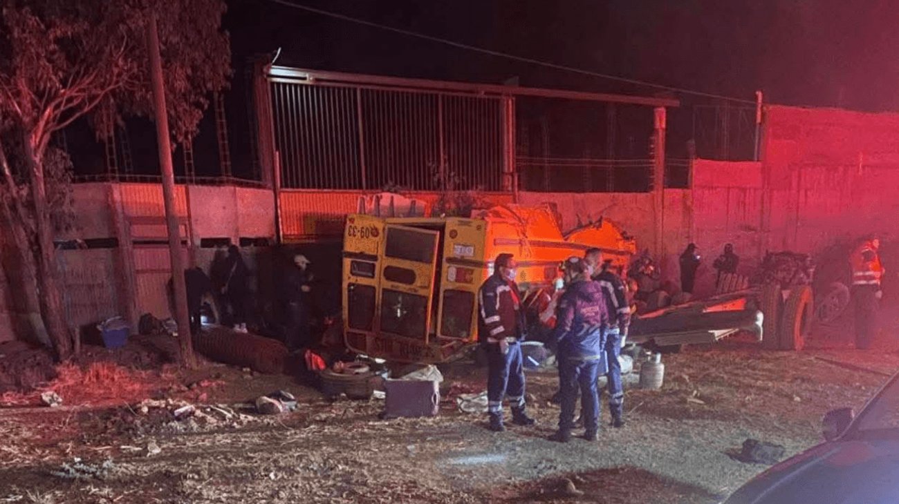 Volcadura deja cinco jornaleros muertos y 30 heridos en Zacatecas