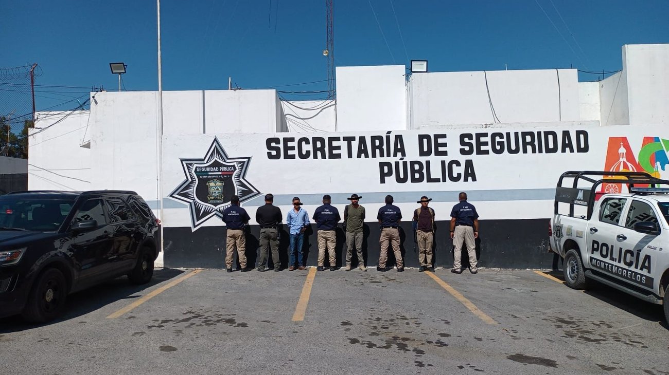 Detienen a tres con droga; uno dice ser miembro de MC