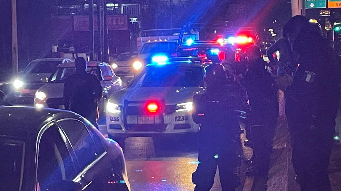 Movilización policiaca por personas armadas en Garza Sada