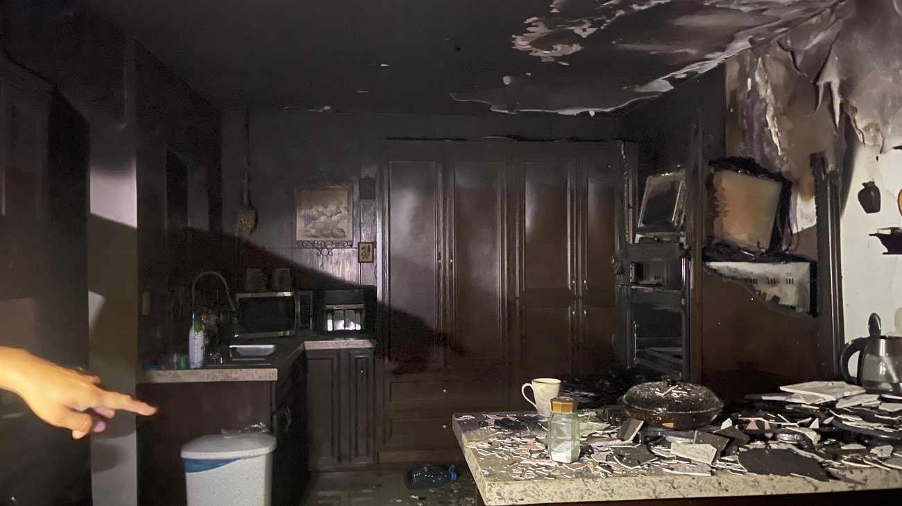 Falla en microondas provoca incendio en vivienda