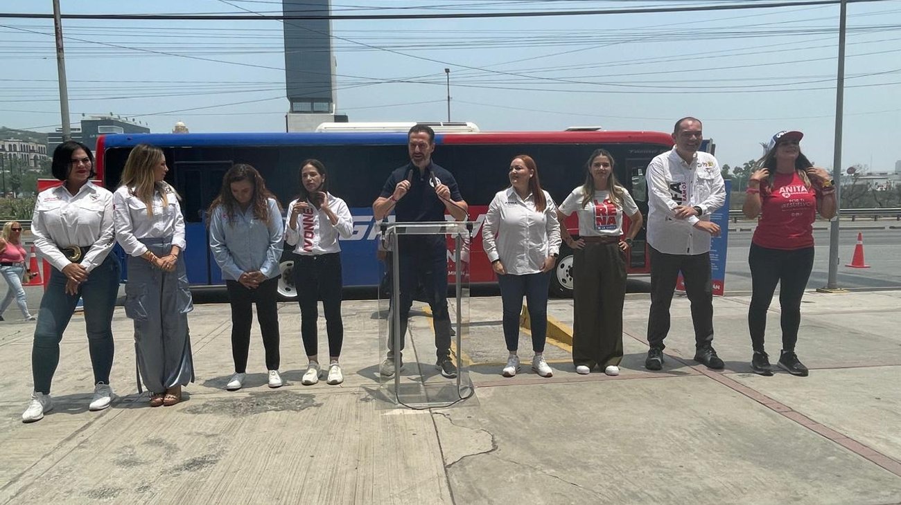 Destinará Adrián 150 camiones de transporte público