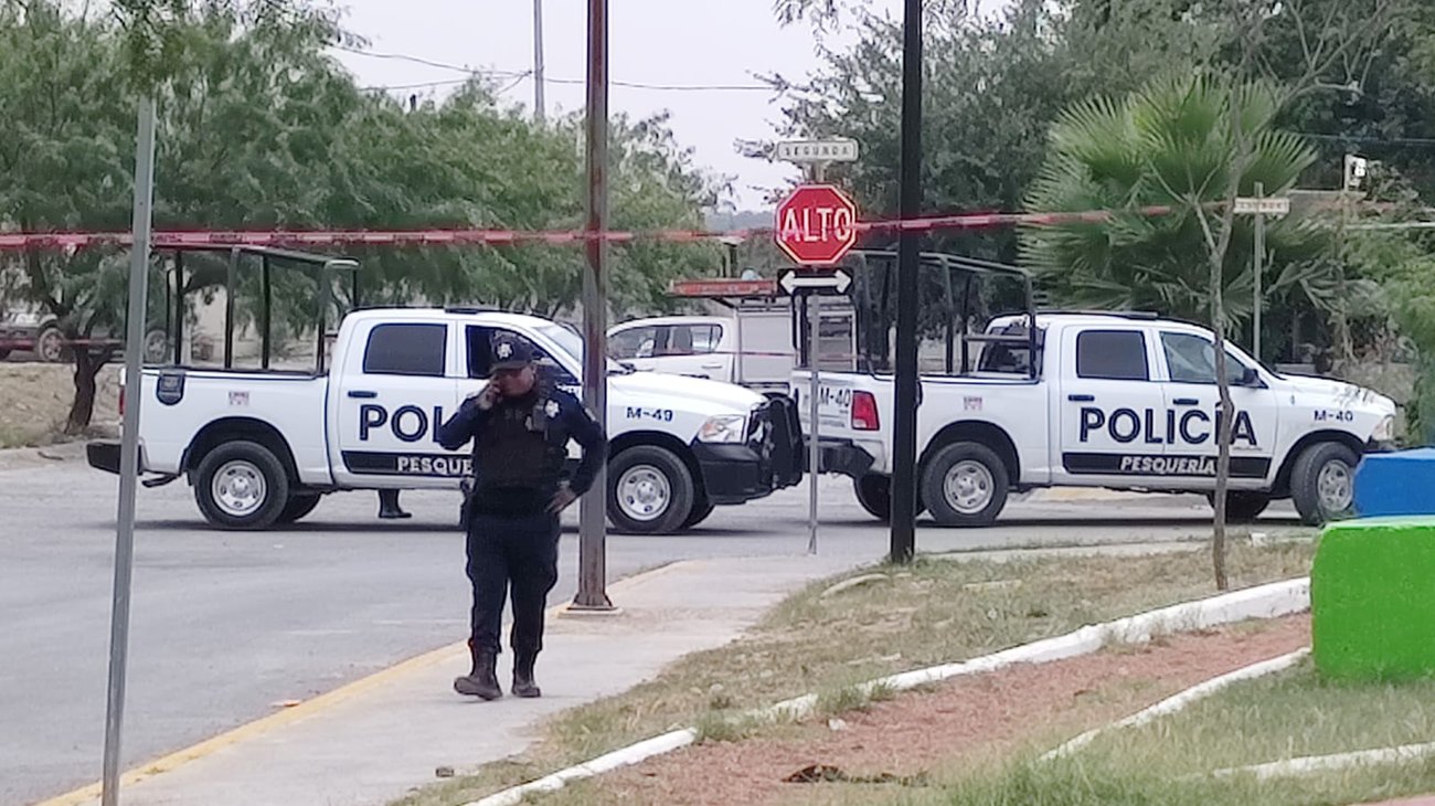 Matan a balazos a un policía de Pesquería; hay otro herido