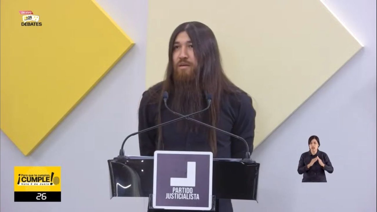 Acepta Arnoldo Cantú haber trabajado para Gobierno emecista