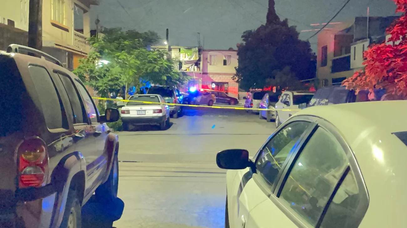 Balean a hombres afuera de su domicilio en Santa Catarina