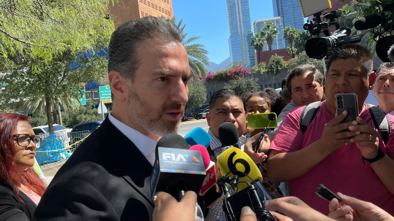 Quitará Adrián bolardos en áreas suprimidas en calles regias