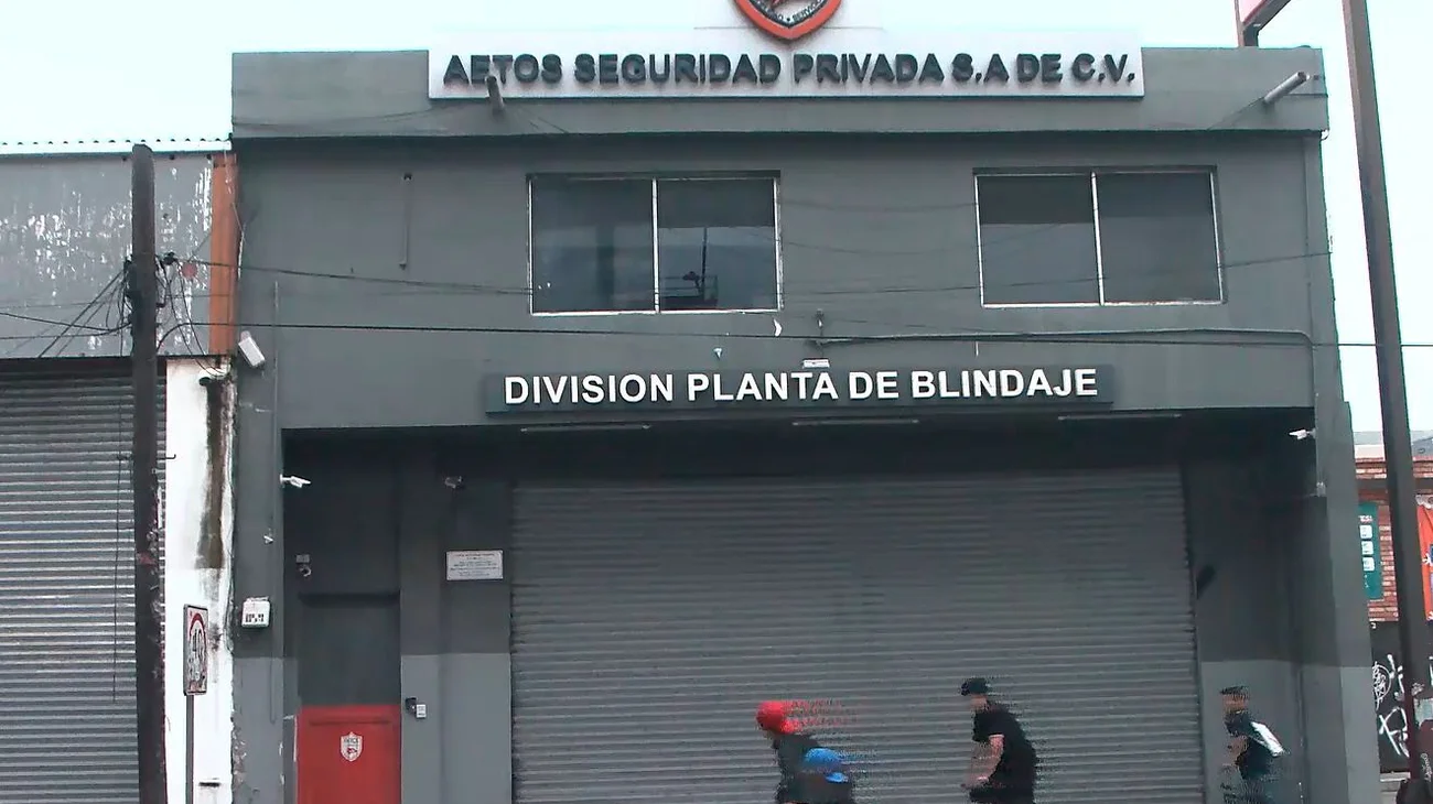 Roban taller de seguridad privada; atan a trabajadores
