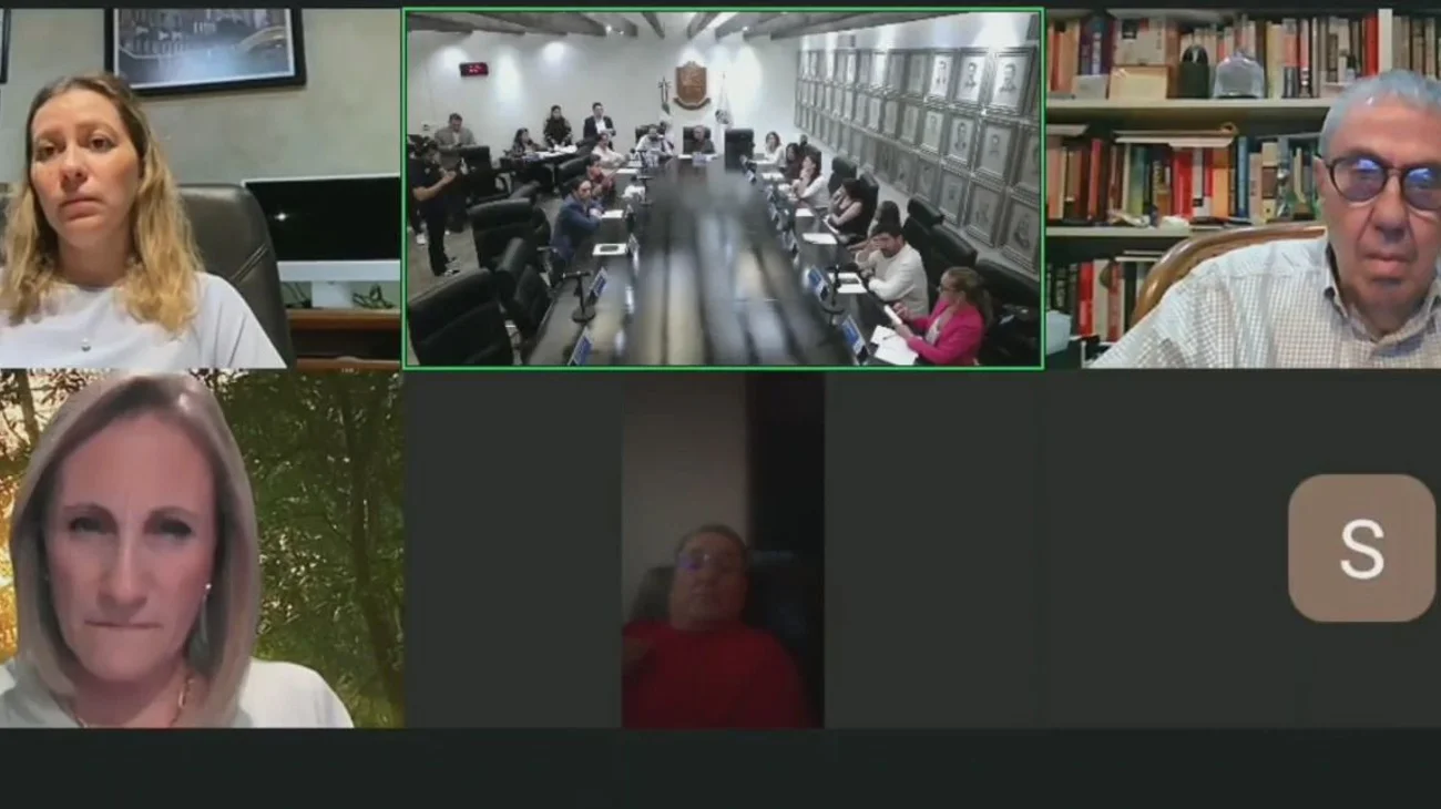 Aprueban revisión de documentos firmados por De la Fuente