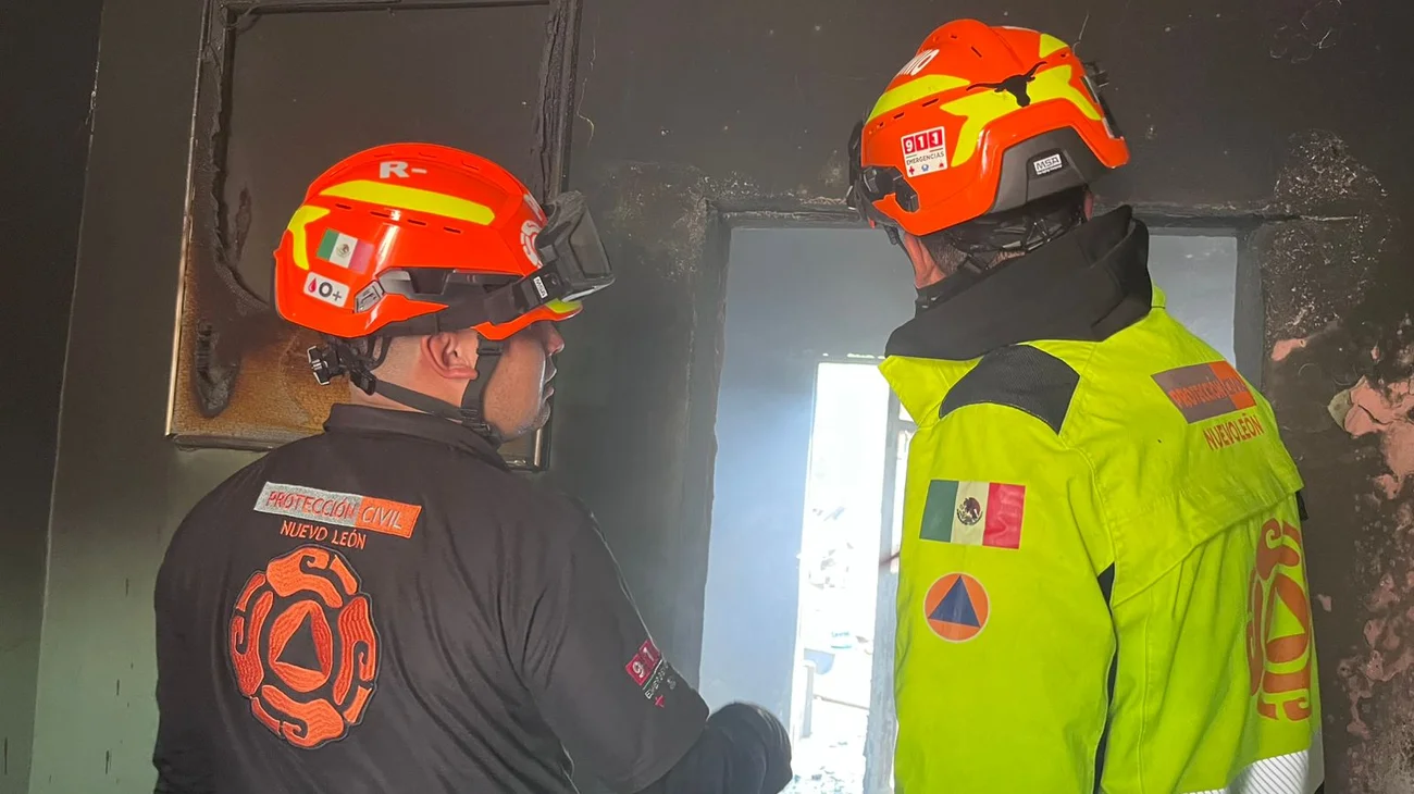 Incendio en casa moviliza a equipos de emergencia en Mty