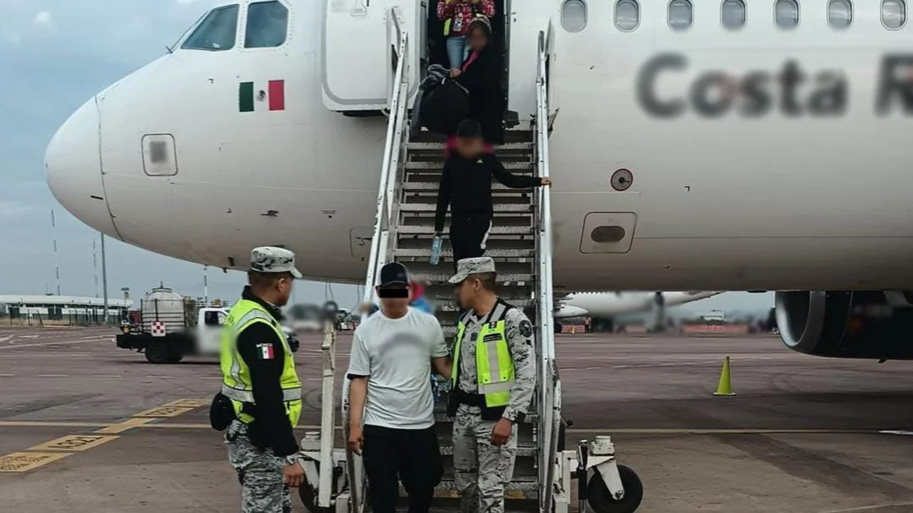 Hombre intentó desviar avión de Volaris y mandarlo a EUA